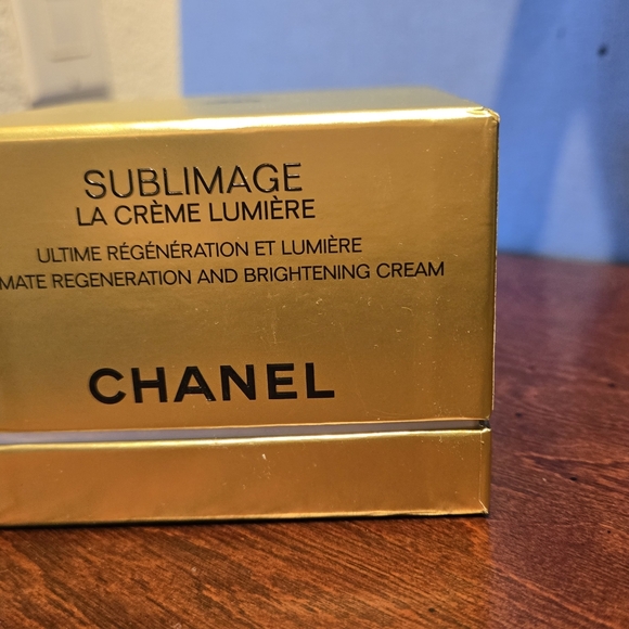 SUBLIMAGE LA CRÈME LUMIÈREUltimate Regeneration & Brightening Cream 1.7 oz. - Picture 2 of 9